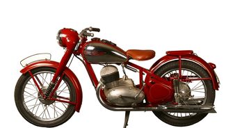 Pět nejprodávanějších motorek Jawa, po kterých šíleli i v Káhiře a Karibiku Pět nejprodávanějších motorek Jawa, po kterých šíleli i v Káhiře a Karibiku