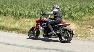 Motorkářská bašta Česko. Prodeje lámou rekordy století, Jawa uvádí novinku Motorkářská bašta Česko. Prodeje lámou rekordy století, Jawa uvádí novinku