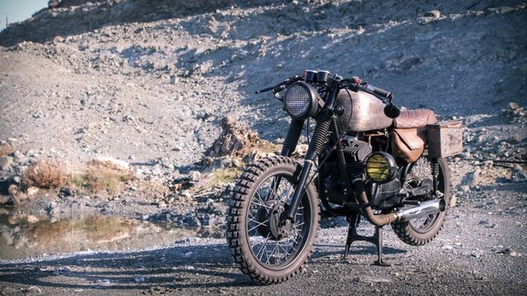 Kyperský nadšenec přestavěl starou Jawu na stylový café racer. Jak se vám líbí?