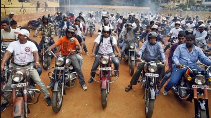 V Indii patřila Jawa mezi nejpopulárnější motocyklové značky, své stroje tam licenčně vyráběla, nejdřív jako Jawa a později pod značkou Yezdi. 