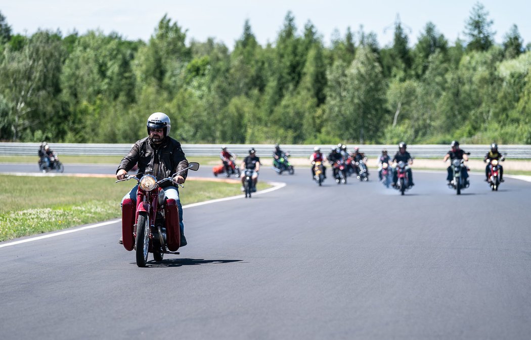 V Mostě proběhl sraz motocyklů Jawa