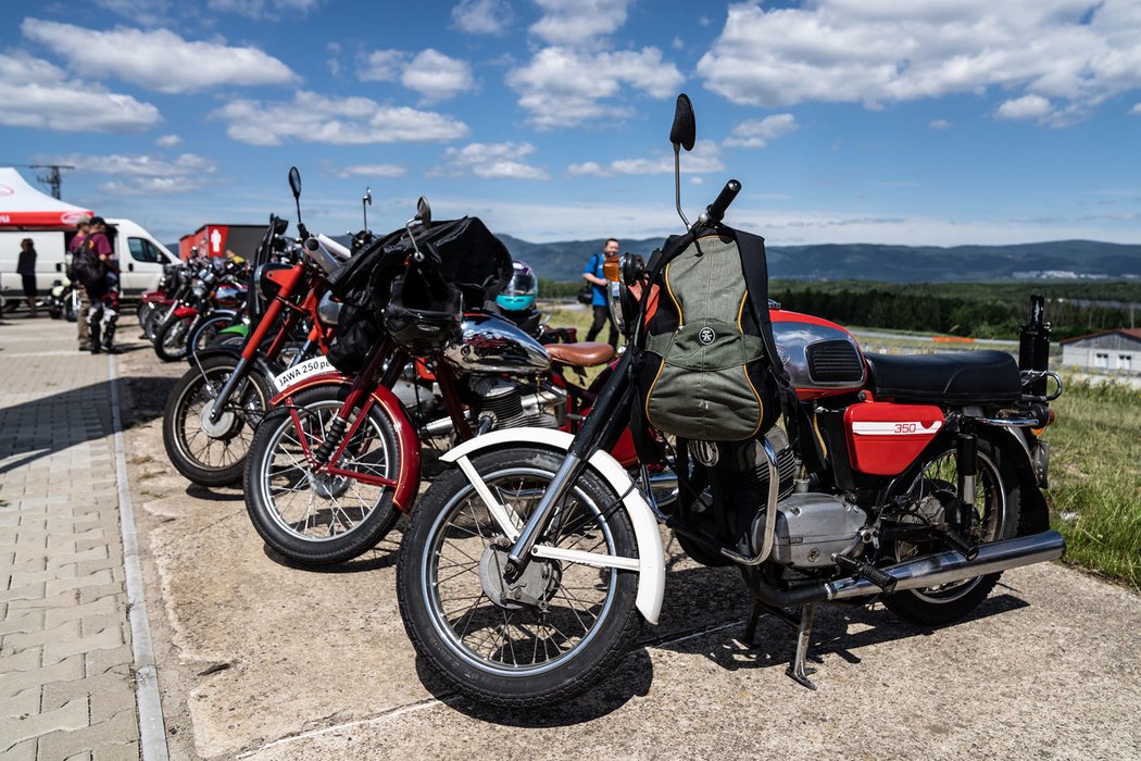 V Mostě proběhl sraz motocyklů Jawa