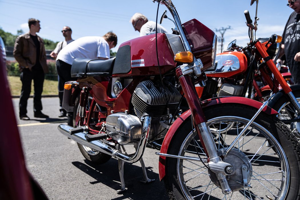 V Mostě proběhl sraz motocyklů Jawa