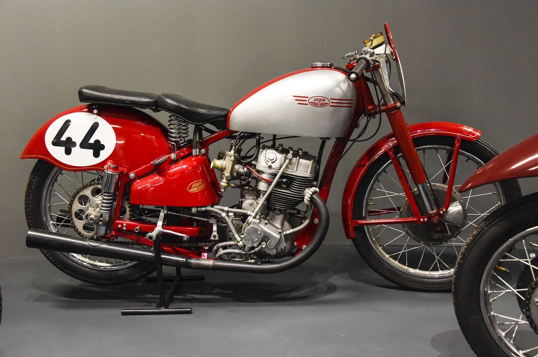 Jawa 250 DOHC (1950)