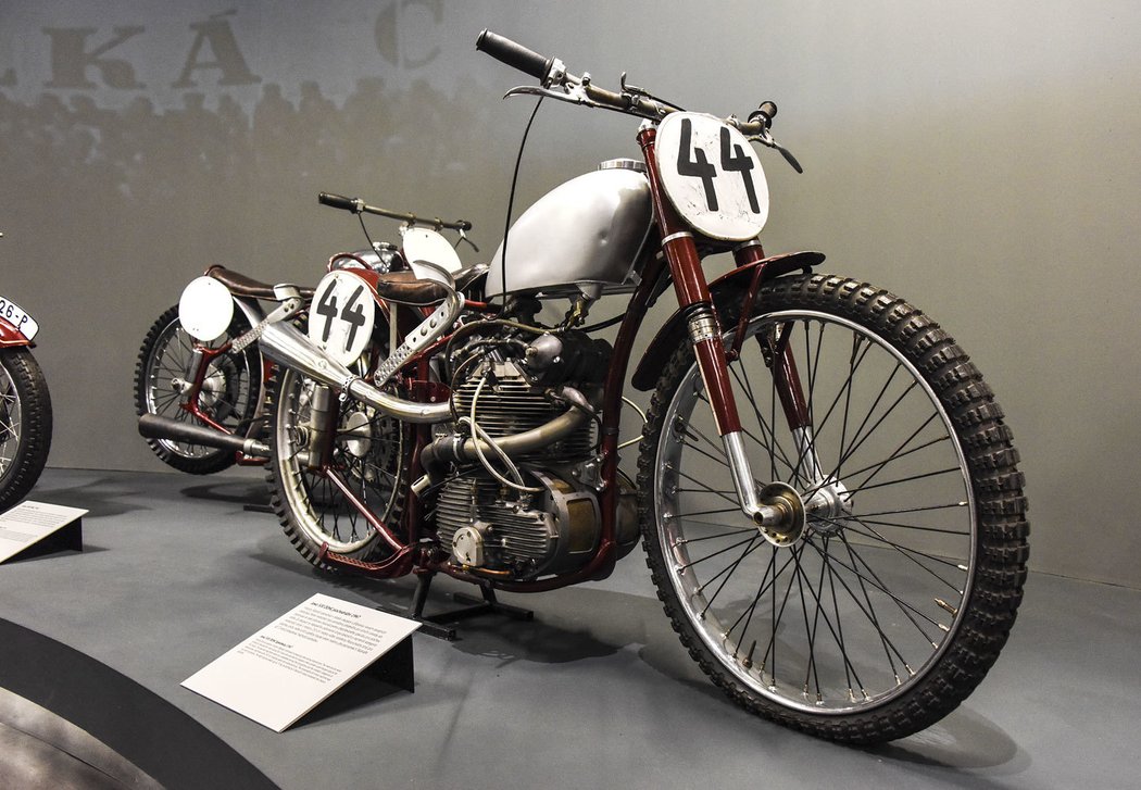 Jawa 500 DOHC plochodrážní (1947)