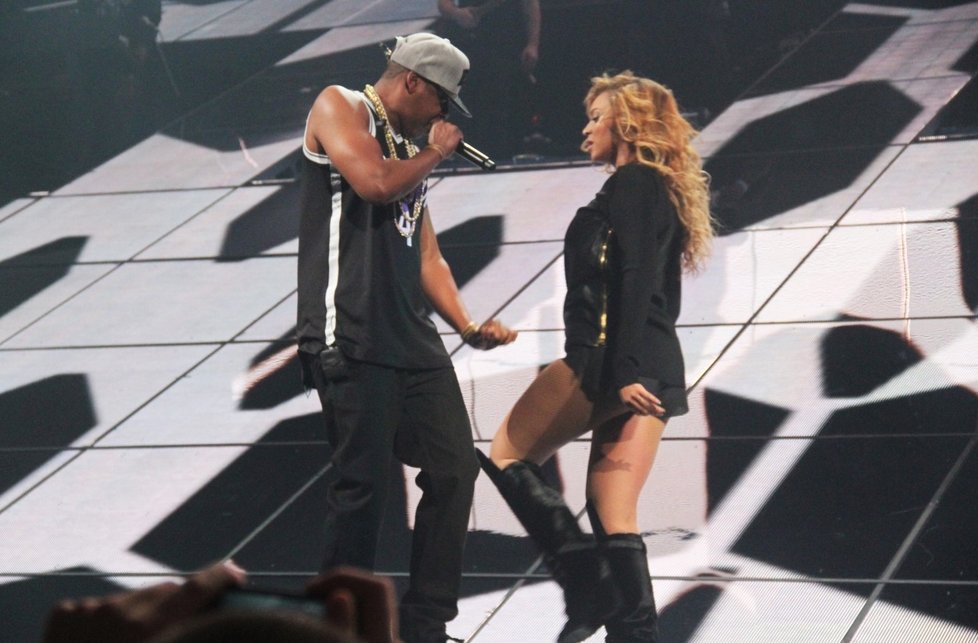 Jay Z a Beyonce si společně zazpívali na pódiu. Fanoušci z nich byli nadšení