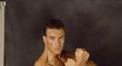 Jean-Claude Van Damme a jeho bicepsy