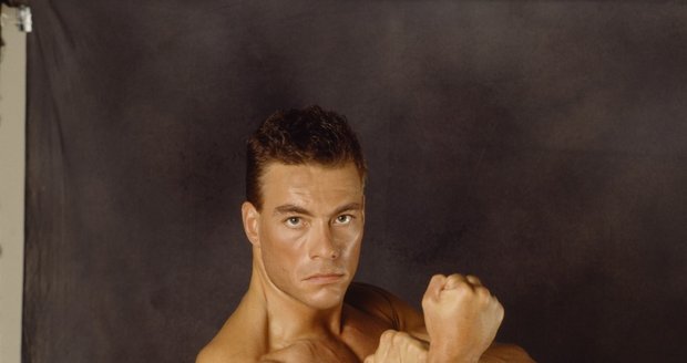 Jean-Claude Van Damme a jeho bicepsy