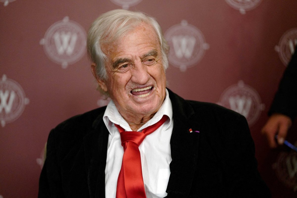 Ve věku 88 let zemřel ve svém domě v Paříži herec Jean-Paul Belmondo