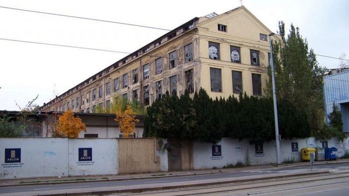 Jedna z budov vysočanské Kolbenky