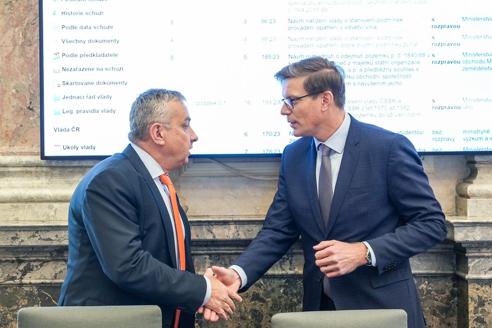 Jednání vlády: Ministr průmyslu a obchodu Jozef Síkela (za STAN) a ministr dopravy Martin Kupka (ODS) (8.3.2023)