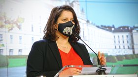 Tiskovka po jednání vlády: Ministryně Jana Maláčová (ČSSD)