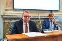 Minimální mzda nově 24 900 Kč. Odboráři souhlasili s navýšením o 2500 Kč, do budoucna chtějí víc