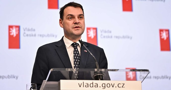 Petr Macinka (Motoristé) na tiskovce po jednání vlády