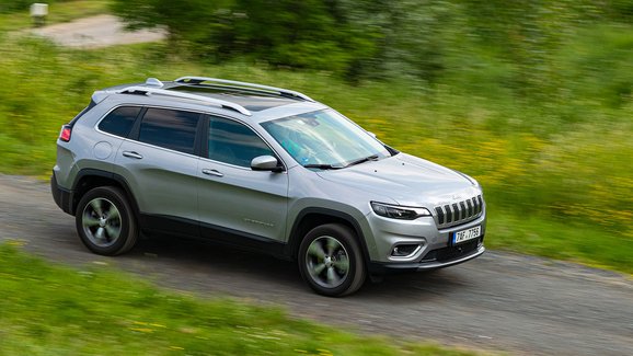 TEST Jeep Cherokee 2.2 MultiJet 143 kW Limited – Klasika občas až moc klasická