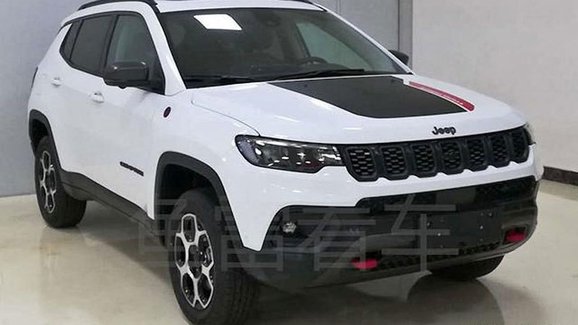 Jeep Compass ukázal novou tvář včetně nazlobené verze Trailhawk. Má to však své ale