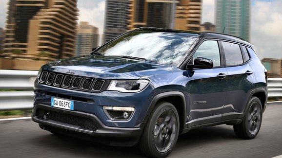 Modernizovaný Jeep Compass přijíždí s novými motory a technologiemi