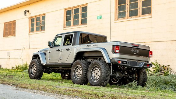 Upravený Jeep Gladiator Next Level 6x6 budou prodávat i dealeři Jeep