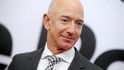 Zakladatel Amazonu Jeff Bezos opustí funkci výkonného ředitele. Nahradí ho Andy Jassy.