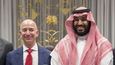 Jeff Bezos a saúdský korunní princ Mohamed Bin Salmán na společném snímku z roku 2016