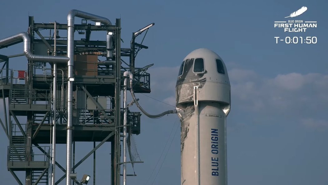 ČERVENEC: Raketa New Shepard společnosti New Origin vynesla modul s nejbohatším mužem světa Jeffem Bezosem a třemi dalšími turisty ke hranici vesmíru.