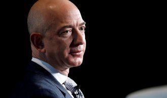 Amazon si stěžuje. Američtí regulátoři prý obtěžují ředitele Jassyho i zakladatele Bezose