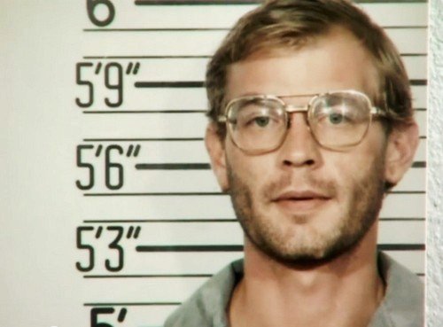 Před 25 byl odsouzen kanibal Jeffrey Dahmer: Vraždil i kousek od českých hranic?