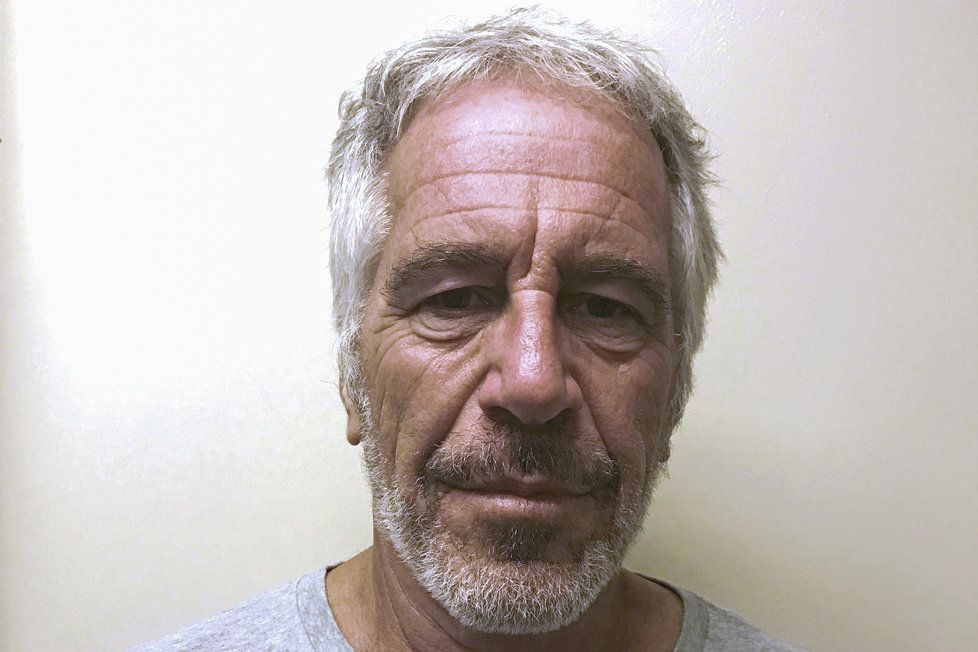 Jeffrey Epstein (†66) spáchal sebevraždu.