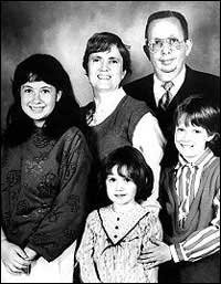 Rodina chtěla následovat Jeffreyho  Lundgrea, vůdce skupiny Církve Ježíše Krista Svatých posledních dnů, též přezdívaní jako mormoni.