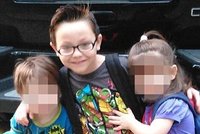 Chlapec (6), kterého ve škole postřelil 14letý útočník, zemřel