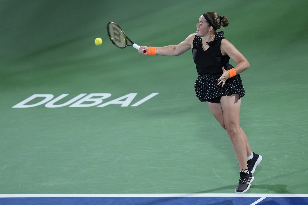 Lotyšský olympijský výbor potrestal hvězdnou tenistku Jelenu Ostapenkovou. Čím se provinila? Byla na jednom kurtu s ruskými a běloruskými hráčkami