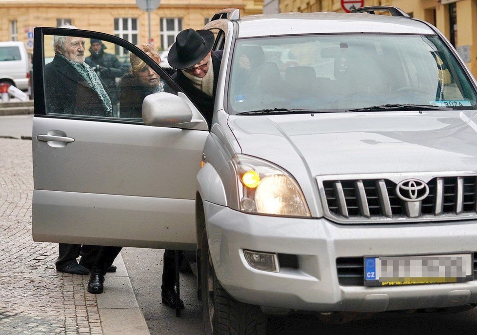 Rudolf Jelínek na pohřbu Luďka Munzara