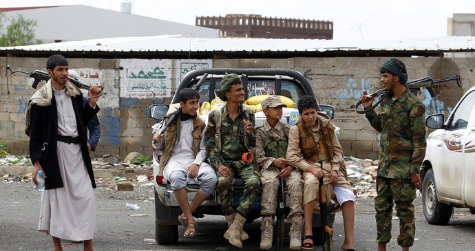 Jemen zahájil ofenzivu: Zemřeli vůdci al-Káidy a dalších 800 teroristů