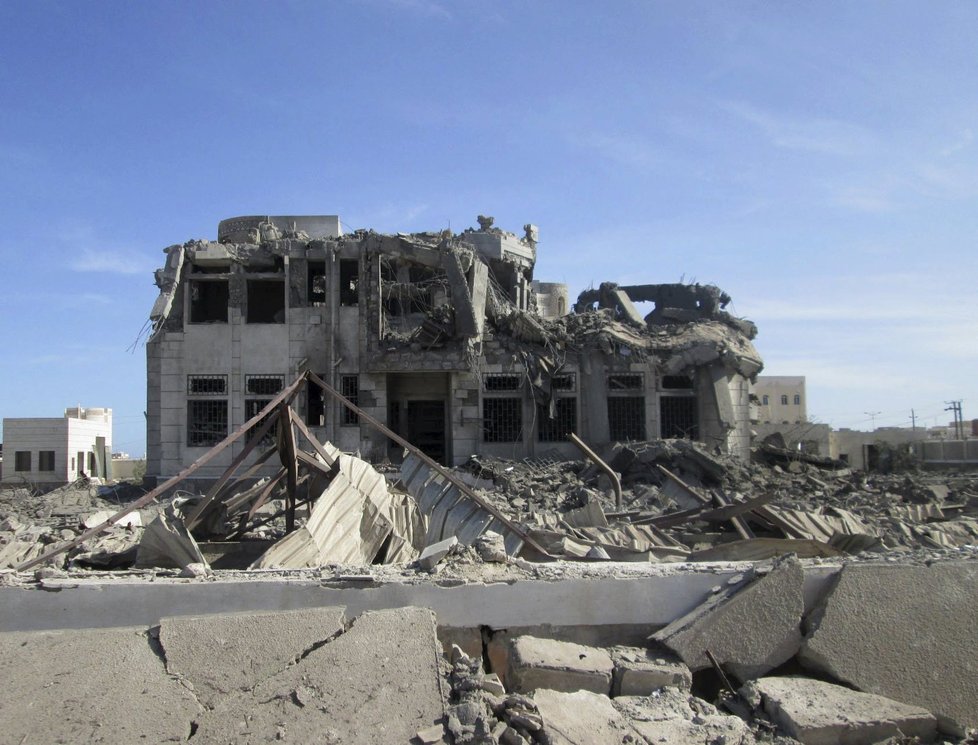 Jemen zahájil ofenzivu: Zemřeli vůdci al-Káidy a dalších 800 teroristů.