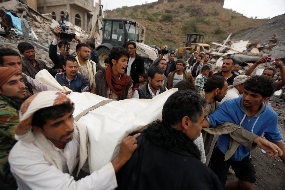 Při náletu v Jemenu zemřeli civilisté, mezi nimi i šest dětí