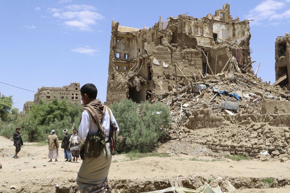 Již před válkou byl Jemen nejchudší zemí na Arabském poloostrově. Po čtyřech letech bojů je navíc značná část země v troskách.