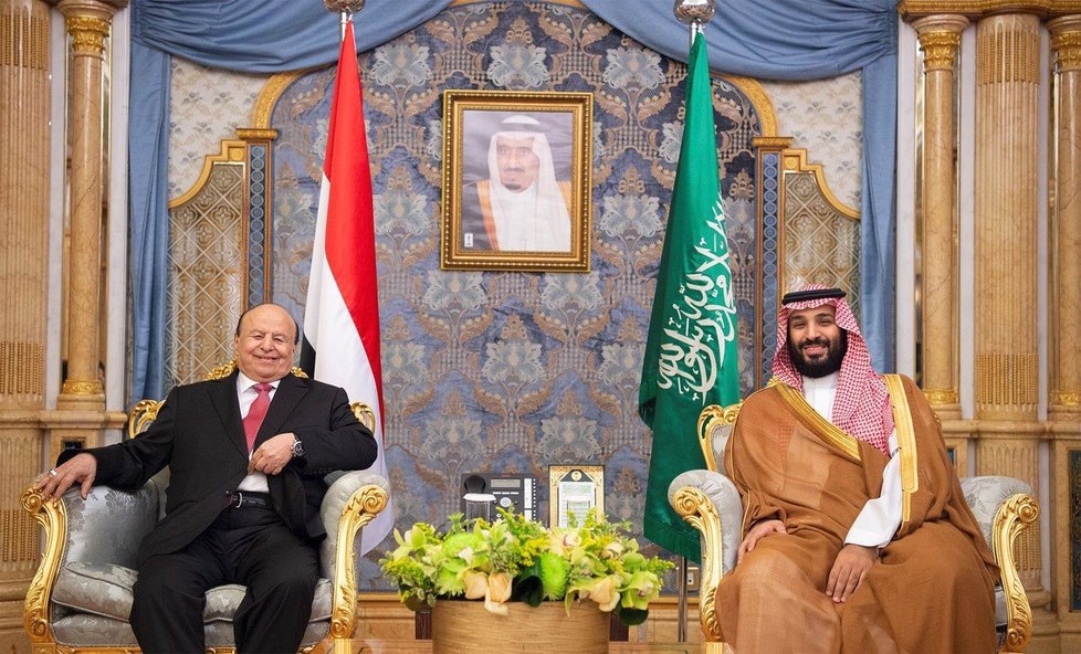 Jemenský prezident Abdar Rabbú Mansúr Hádí. Na snímku s korunním princem Saúdské Arábie Mohamedem bin Salmánem.