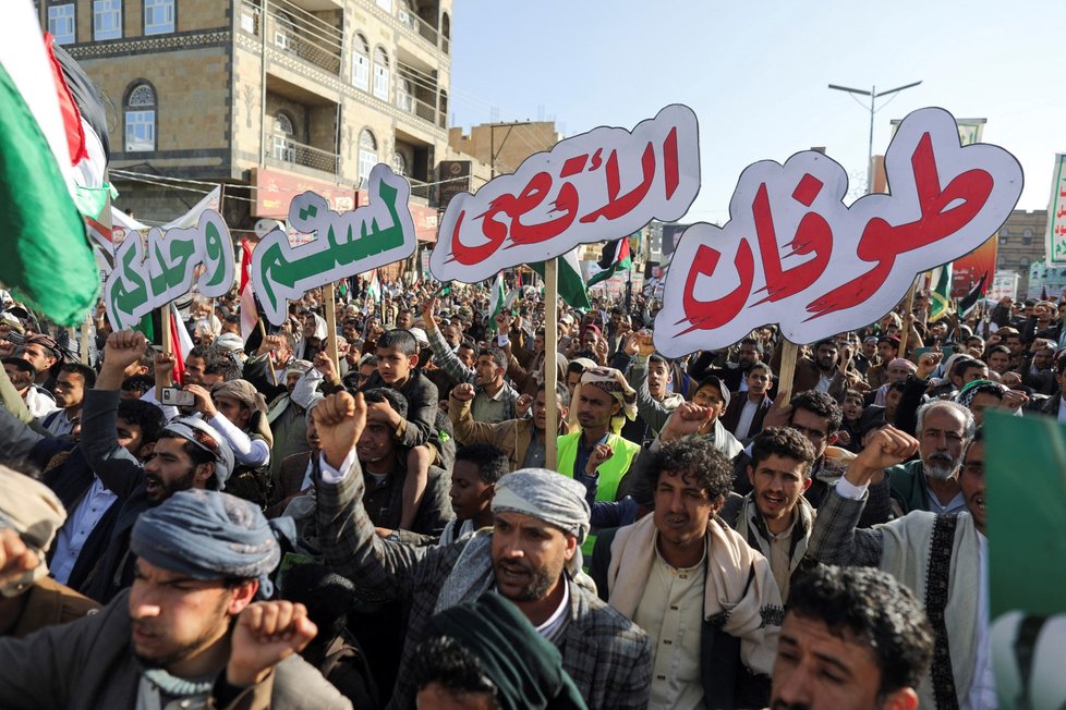 Lidé v jemenské metropoli Saná demonstrovali na podporu Palestinců. (1. 12. 2023)