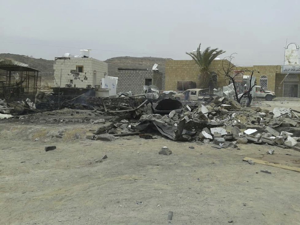 Rozbombardované jemenské město.