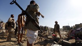 Rebelové v Jemenu jsou pod útokem vojáků Saúdské Arábie.