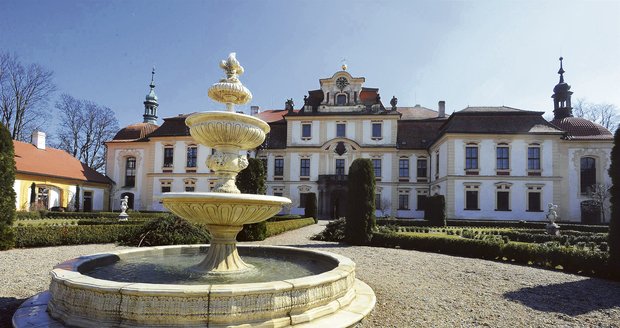 Sternbergové získali zámek Jemniště v roce 1995