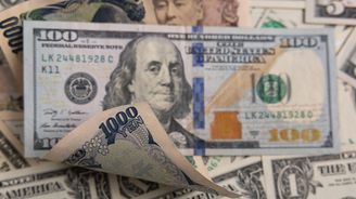 Dolar míří k ročním maximům, euro na dno a výnosy amerických dluhopisů nad pět procent Dolar míří k ročním maximům, euro na dno a výnosy amerických dluhopisů nad pět procent