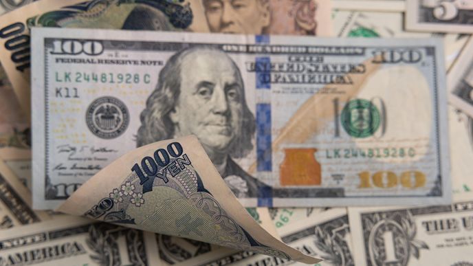 Americký dolar a japonský jen. Ilustrační snímek. Americký dolar a japonský jen. Ilustrační snímek.