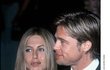 Brad nejprve Aniston vztah s Jolie zatloukal, nakonec ale přiznal románek během natáčení