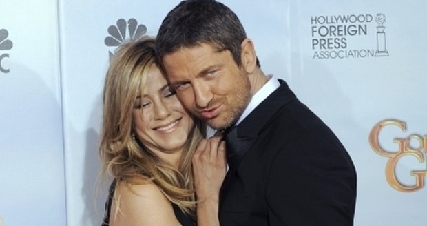Jennifer Aniston a Gerard Butler tvoří zamilovaný pár díky filmu Exmanželka za odměnu.