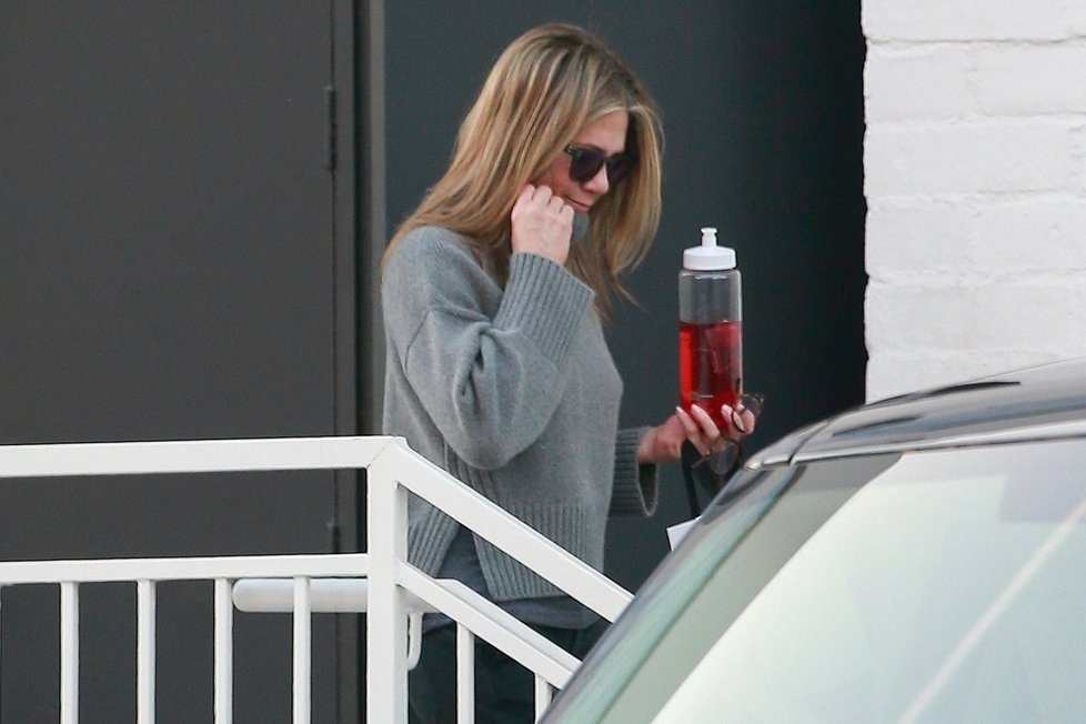 Jennifer Aniston po ránu v Beverly Hills