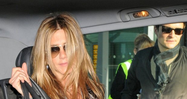 Jennifer Aniston a Orlando Bloom - tajně v Londýně.