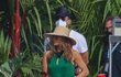 Jennifer Anistonová při natáčení na Havaji