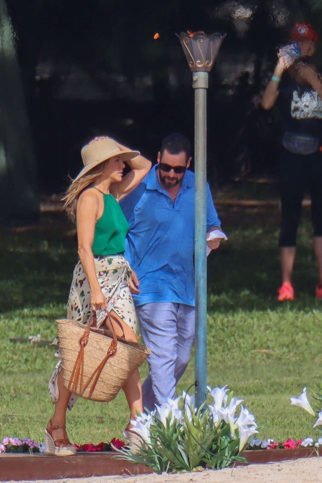 Jennifer Anistonová a Adam Sandler při natáčení na Havaji