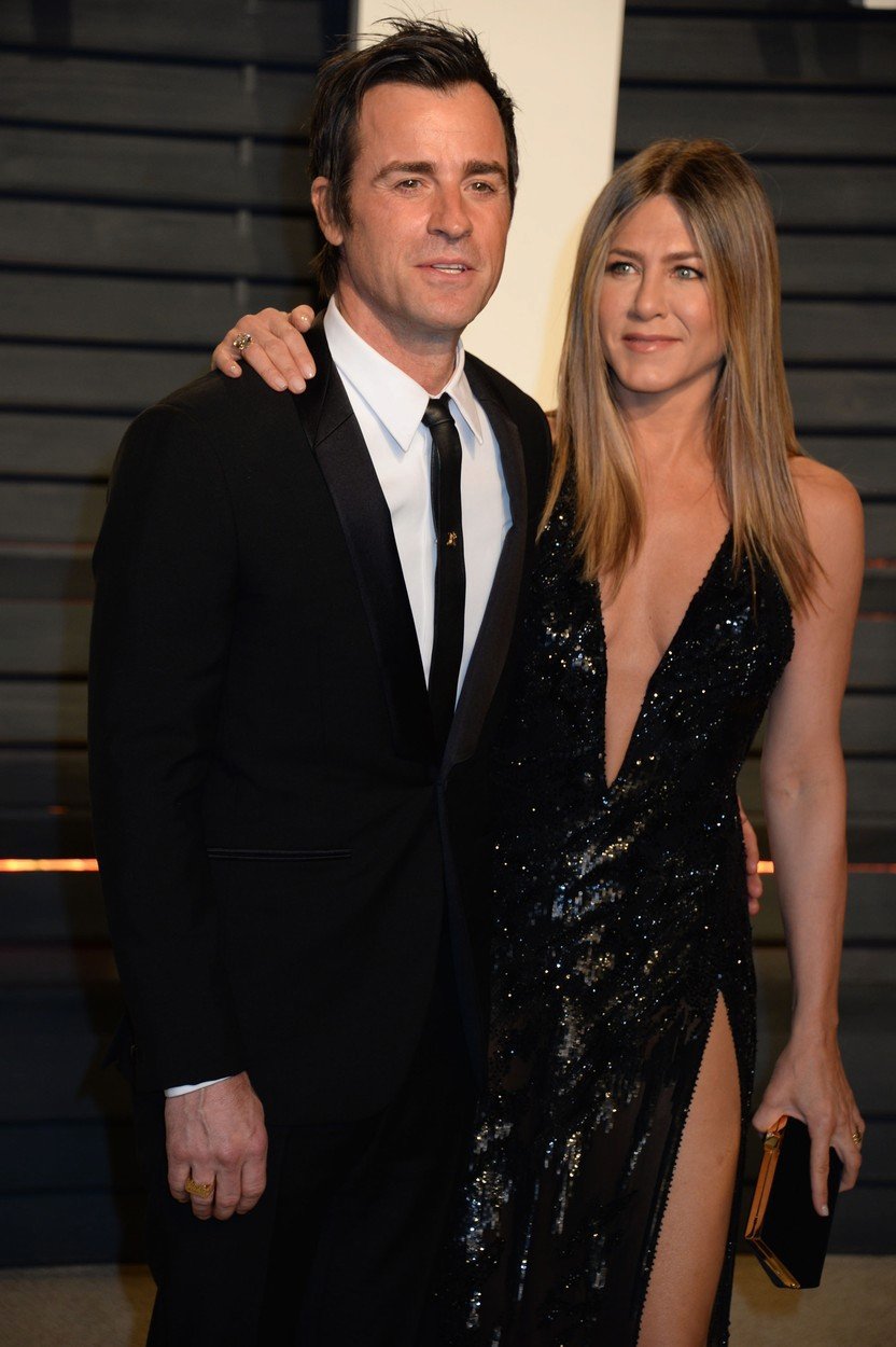 Jennifer Aniston (48) s manželem Justinem Therouxem (45)